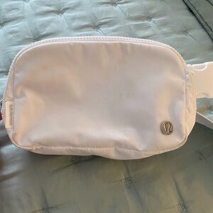 Lululemon Athletica white Crossbody Belt Bag Like New